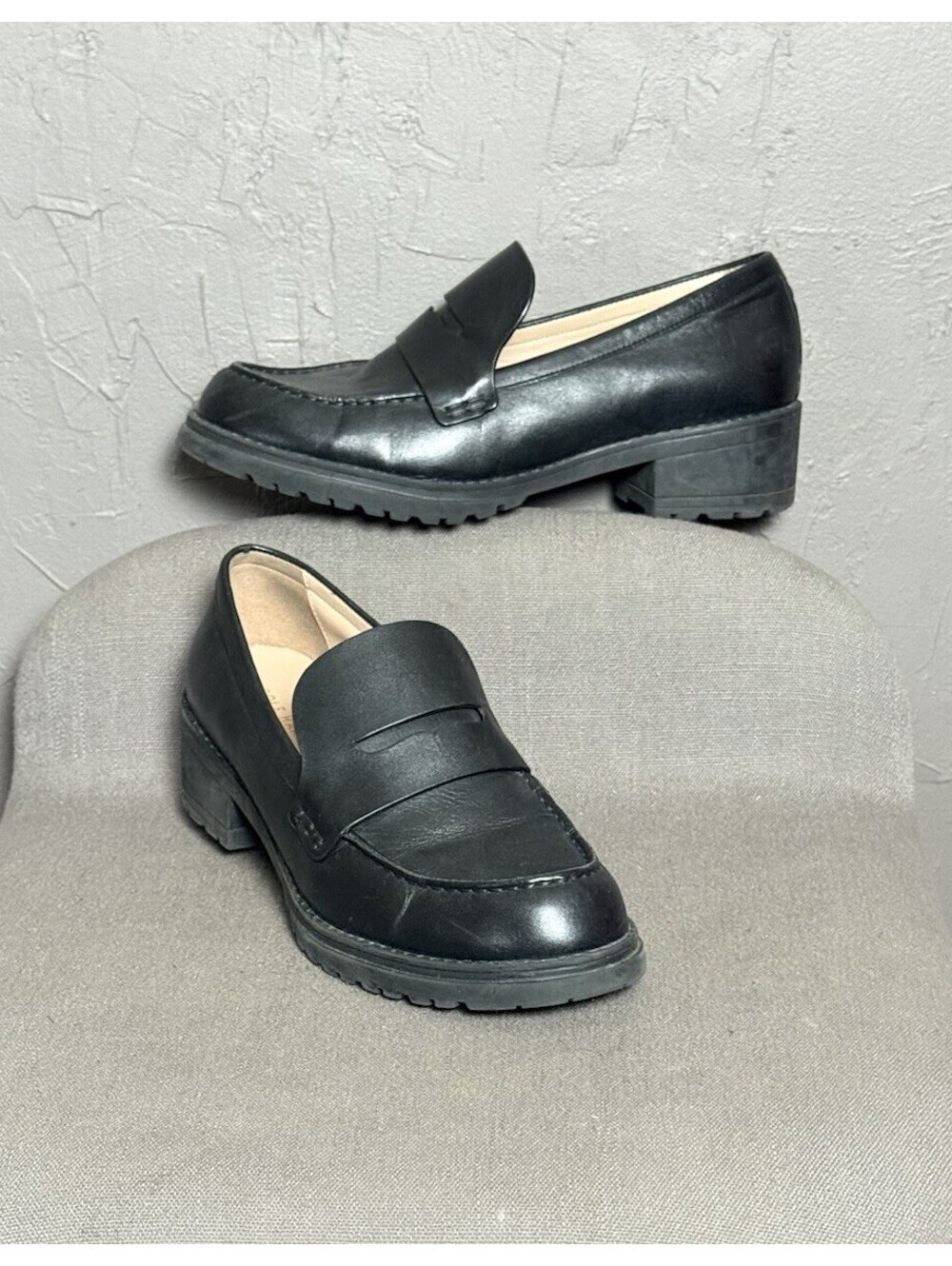 Cole Haan Womens 9 B Black Leather Lug Sole Loafers W28816